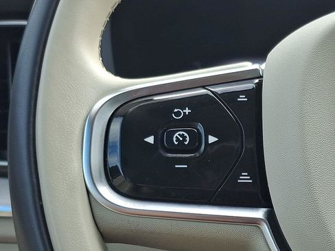 Used 2024 Volvo XC60 B5 Plus w/ Protection Package Premier AWD/4WD image 22