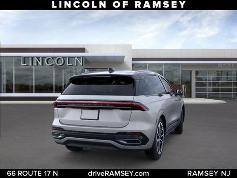 New 2026 Lincoln Nautilus Reserve AWD/4WD image 9