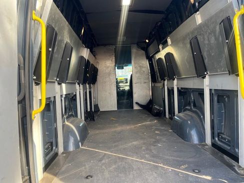 Used 2019 Mercedes-Benz Sprinter 170 image 9
