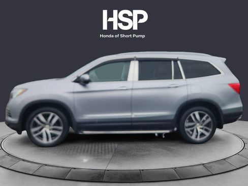 Used 2017 Honda Pilot Elite image 2