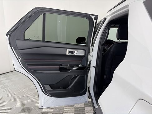 Used 2023 Ford Explorer ST-Line w/ Class IV Trailer Tow Package image 12