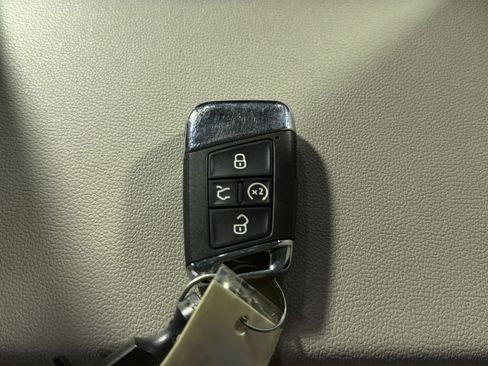 Used 2023 Volkswagen Atlas SE w/ Panoramic Sunroof Package AWD/4WD image 35