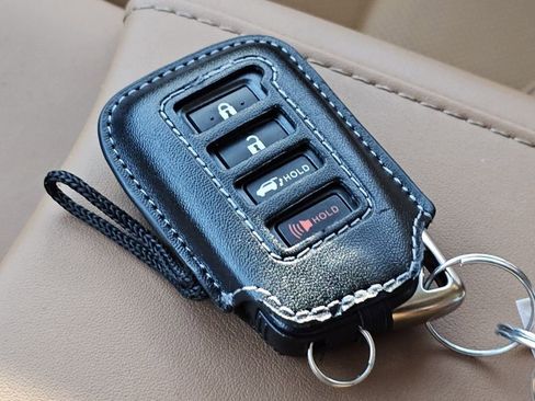 Used 2022 Lexus RX 450h AWD w/ Premium Package image 35