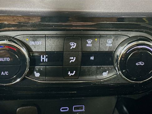 Used 2024 Chevrolet Trax ACTIV w/ Sunroof Package image 27