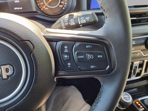 Used 2025 Jeep Wrangler Unlimited Sport AWD/4WD image 14
