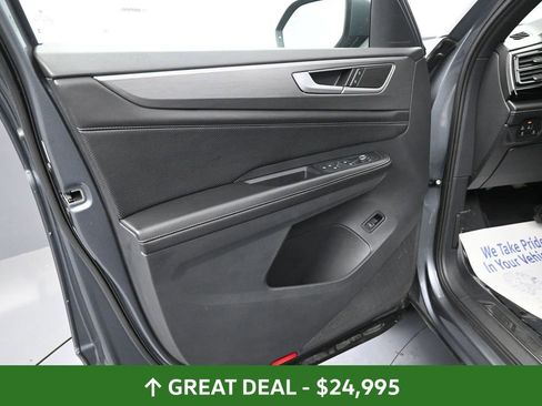 Used 2024 Volkswagen Atlas Cross Sport SE image 31
