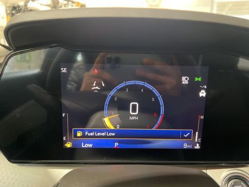 New 2026 Chevrolet Trax LT w/ Sunroof Package image 12