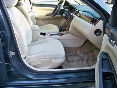 Used 2009 Chevrolet Impala LT image 37