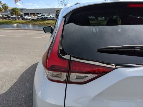 Used 2025 Mitsubishi Eclipse Cross ES image 11