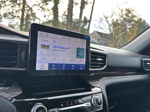 Used 2022 Ford Explorer Limited image 20