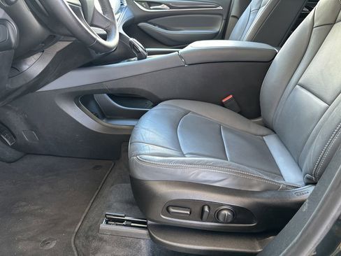 Used 2021 Buick Enclave Essence FWD image 13