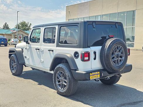 Used 2025 Jeep Wrangler Unlimited Sport AWD/4WD image 4