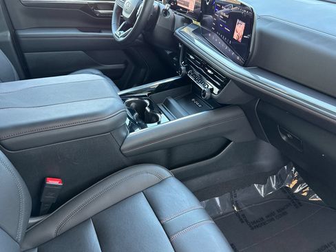Certified 2026 Chevrolet Suburban RST RWD image 18