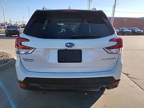 Certified 2023 Subaru Forester Premium image 8