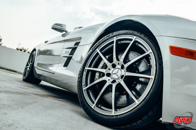 Used 2012 Mercedes-Benz SLS AMG Roadster image 30