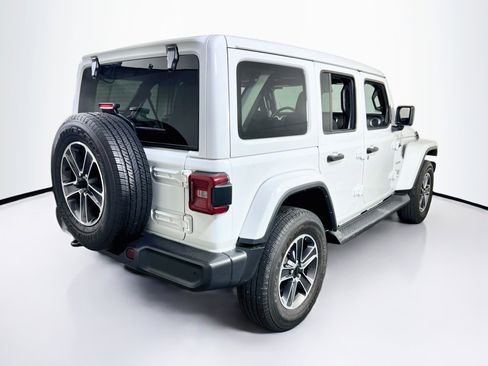 Used 2023 Jeep Wrangler Sahara w/ Safety Group image 5