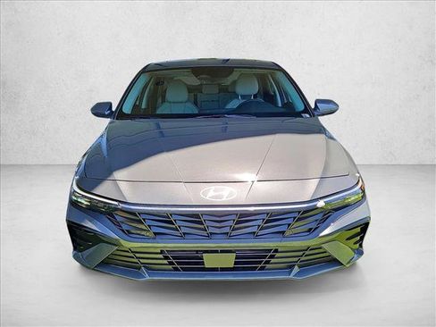 New 2026 Hyundai Elantra Limited FWD image 6