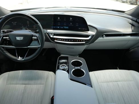 Certified 2024 Cadillac Lyriq Luxury RWD image 8