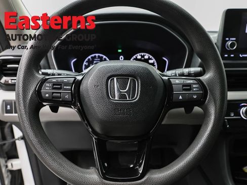 Used 2023 Honda Pilot LX image 10