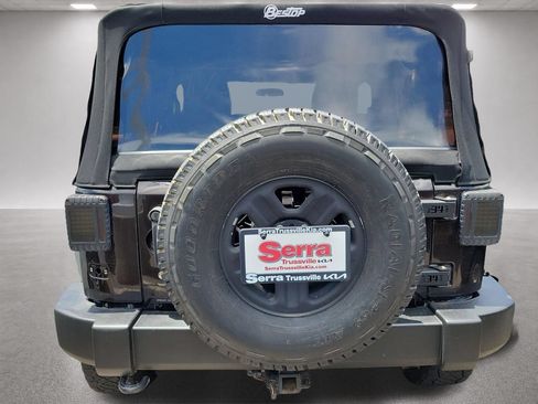 Used 2013 Jeep Wrangler Sport w/ Connectivity Group AWD/4WD image 4