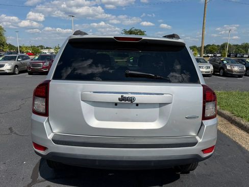 Used 2014 Jeep Compass Latitude FWD image 6