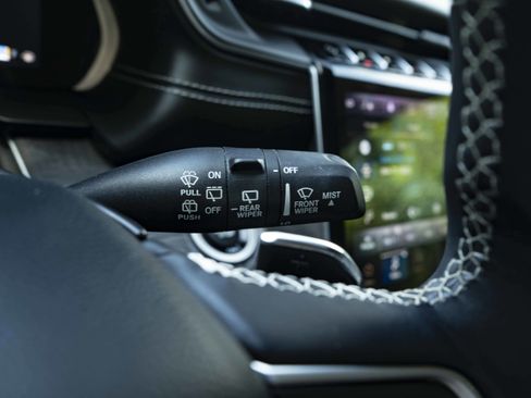 Used 2022 Jeep Grand Cherokee Limited RWD image 23