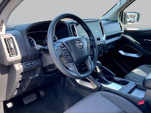 Used 2025 Nissan Frontier SV RWD image 16