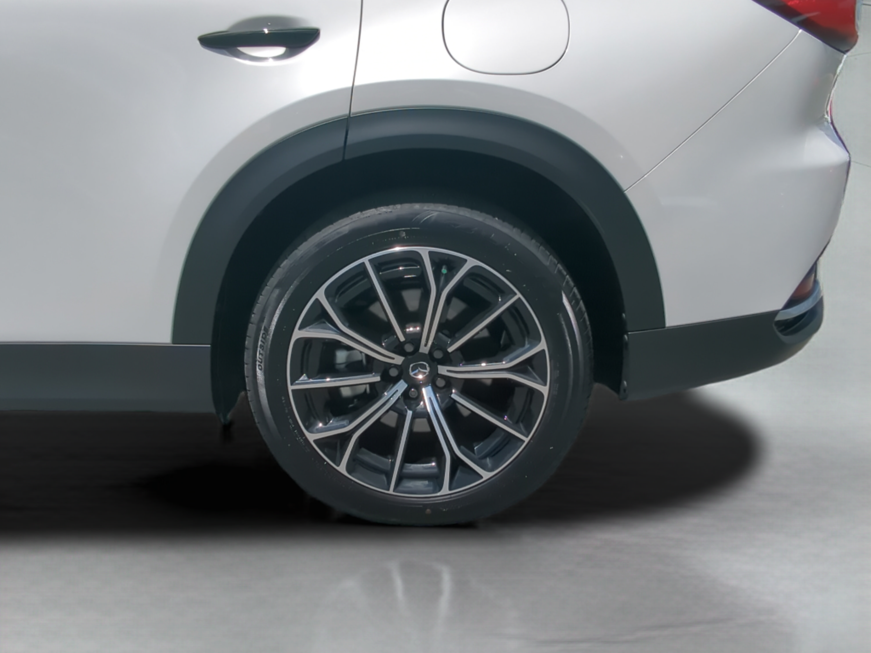 Certified 2025 MAZDA CX-70 Plug-In Hybrid w/ Premium Pkg AWD/4WD image 10