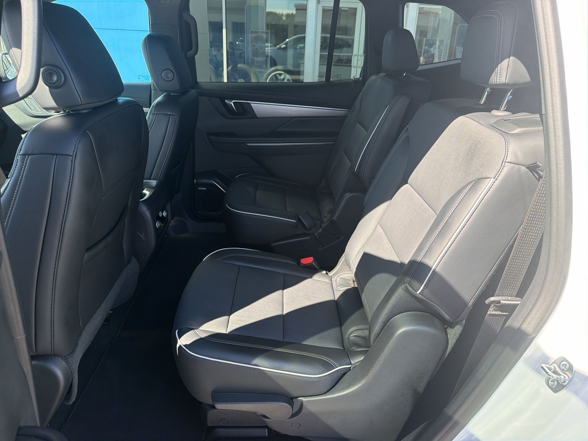 Used 2026 Buick Enclave Preferred AWD/4WD image 10