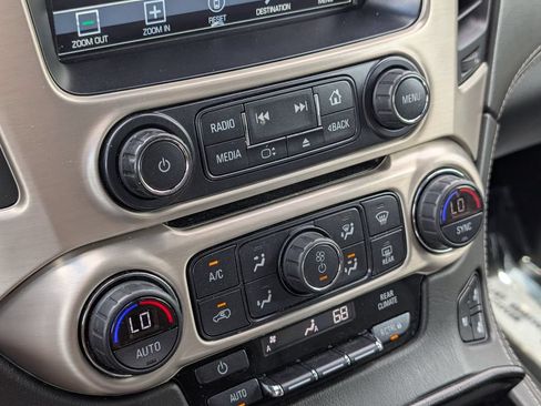Used 2020 GMC Yukon Denali w/ Open Road Package AWD/4WD image 18