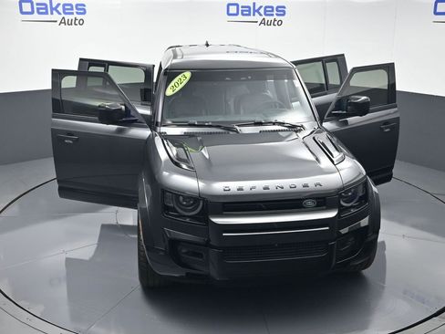 Used 2023 Land Rover Defender 110 V8 AWD/4WD image 61
