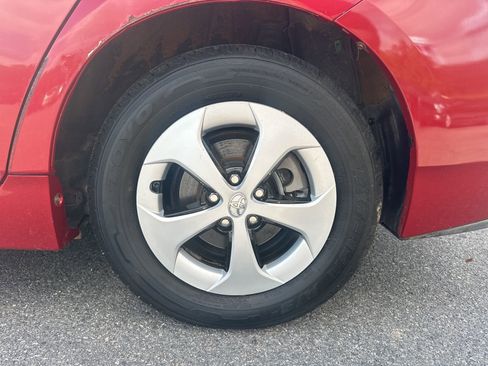 Used 2014 Toyota Prius Four image 8