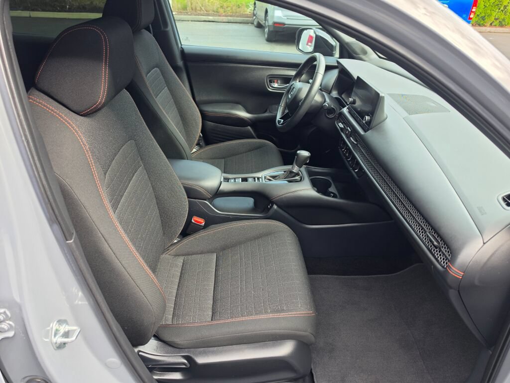 Used 2024 Honda HR-V Sport image 11