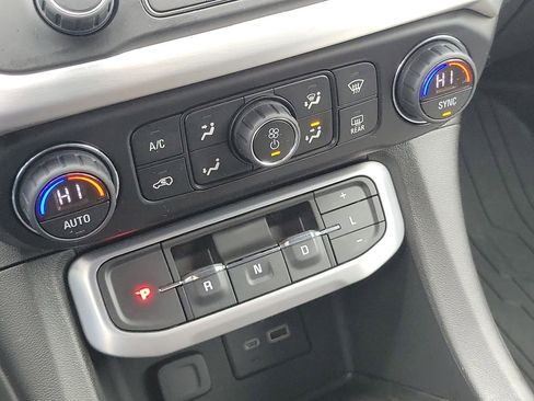 Used 2020 GMC Acadia SLE w/ Driver Convenience Package image 22