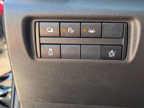 Used 2021 Nissan Versa S FWD image 27