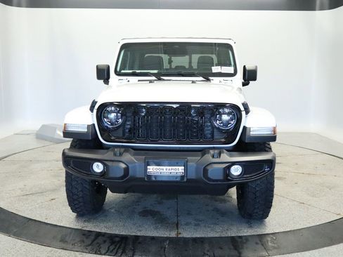 New 2026 Jeep Gladiator Sport AWD/4WD image 10
