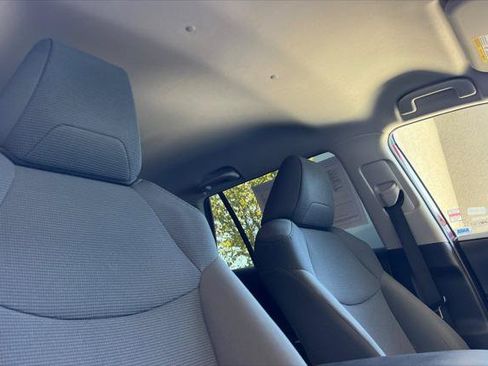 Certified 2020 Toyota RAV4 LE w/ Carpet Mat Package FWD image 17