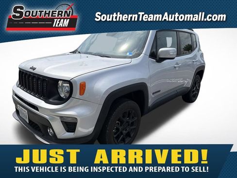 Used 2019 Jeep Renegade Altitude w/ UConnect 8.4 Nav Group AWD/4WD image 1