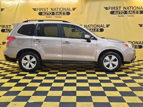 Used 2015 Subaru Forester 2.5i Limited image 2