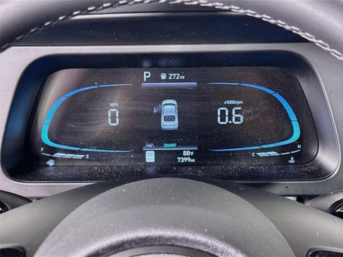 Certified 2025 Hyundai Elantra Sport FWD image 13