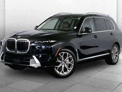 Used 2025 BMW X7 xDrive40i AWD/4WD image 12