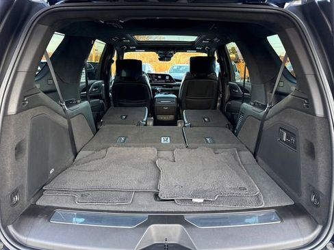 Used 2023 Cadillac Escalade Premium Luxury Platinum image 30