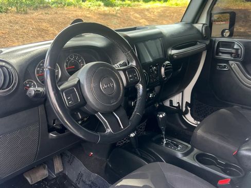 Used 2018 Jeep Wrangler Unlimited Sport S AWD/4WD image 10