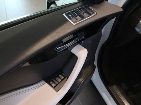 Used 2017 Jaguar F-PACE Prestige AWD/4WD image 27