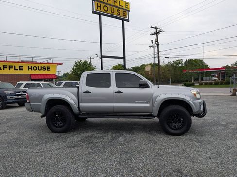 Used 2015 Toyota Tacoma PreRunner w/ SR5 Package RWD image 4