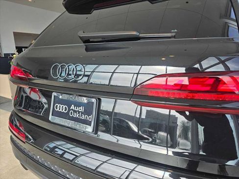 New 2026 Audi SQ7 Prestige image 13
