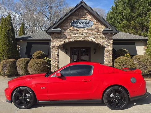 Used 2011 Ford Mustang GT Premium w/ Electronics Pkg RWD image 3