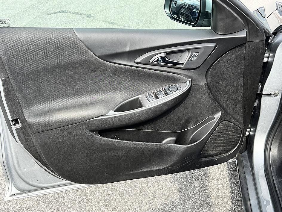 Used 2025 Chevrolet Malibu LT FWD image 19