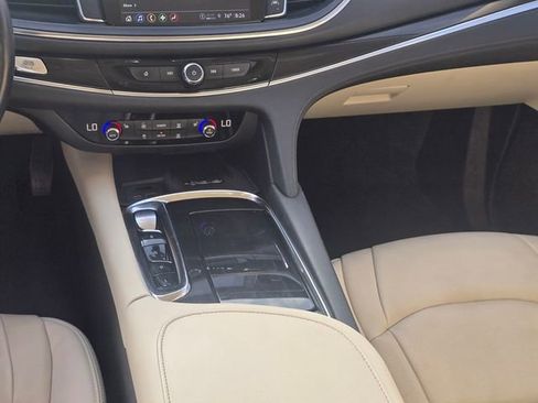Used 2023 Buick Enclave Essence image 18