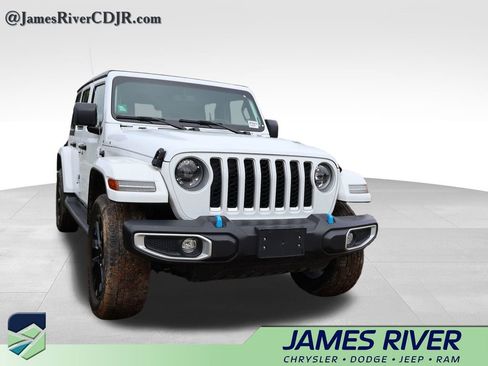 Used 2023 Jeep Wrangler Unlimited Sahara w/ Cold Weather Group AWD/4WD image 9